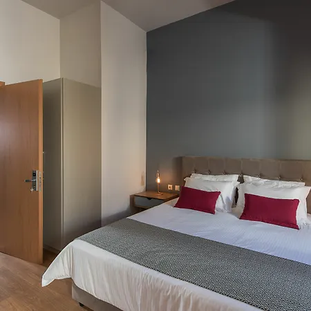 Bluebell Luxury Aparthotel 3*